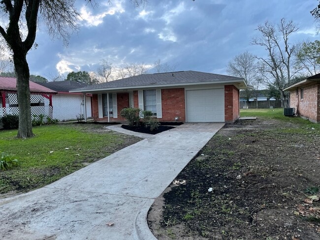 Front - 13726 Willie Melton Blvd
