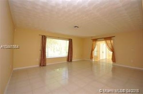 Foto del edificio - 6150 SW 118th St