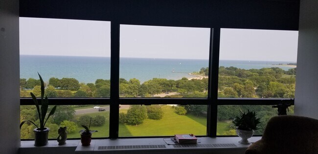 Foto del edificio - 5415 N Sheridan Rd