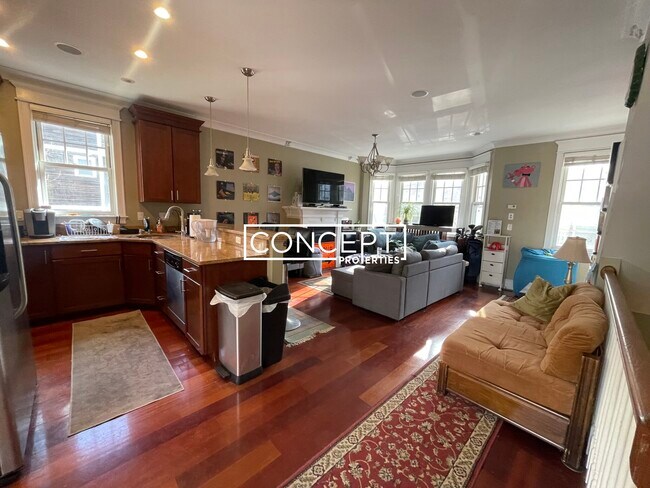 Building Photo - 15 Eldora St