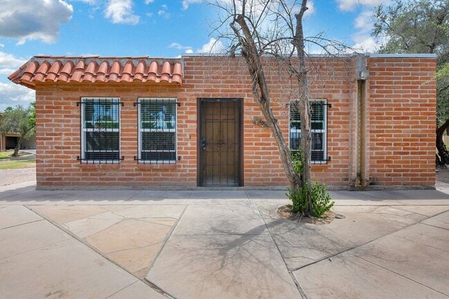 Building Photo - 6626 Calle La Paz