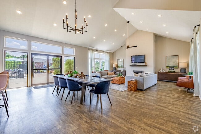 Clubhouse - Grandview Summit