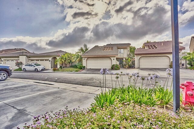 Primary Photo - 1148 N Boatswain Cir