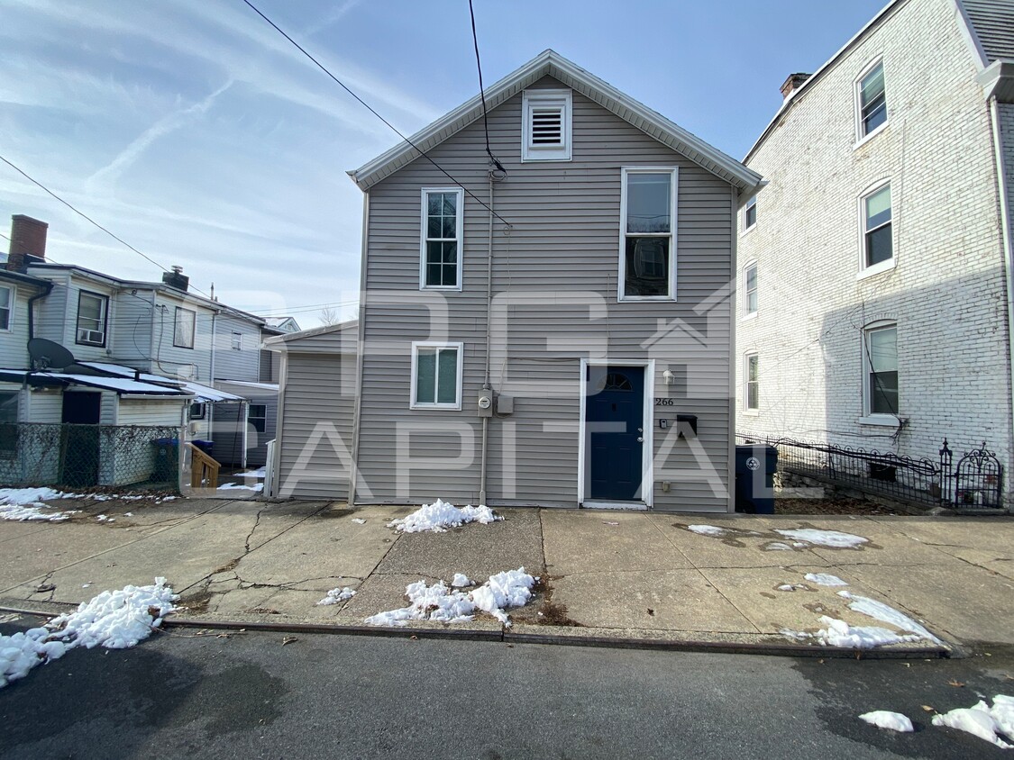 Foto principal - 266 S 2nd St