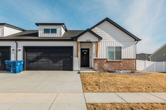 Building Photo - 659 Idaho Ave