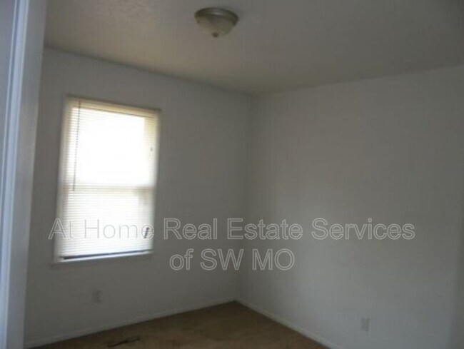 Foto del edificio - 3410 W Maple St