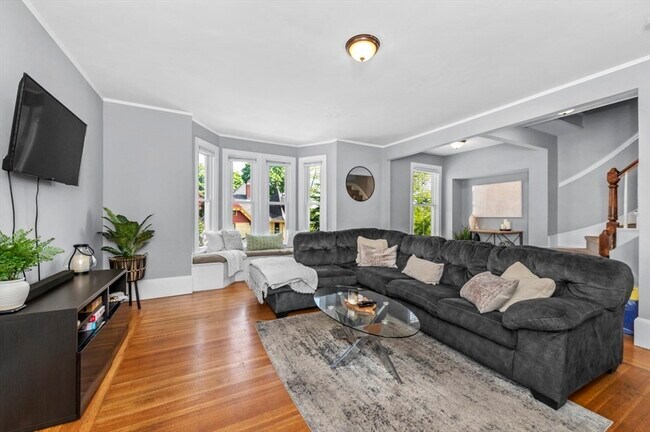 Building Photo - 4 Lombard St