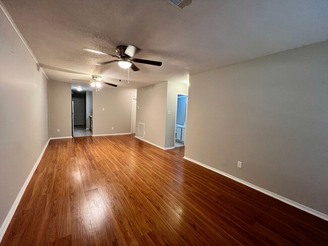 Foto del edificio - Duplex in Southwest Houston with Spacious ...