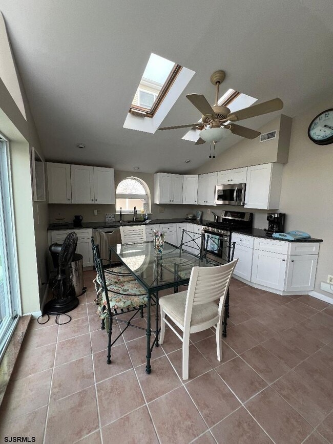 Building Photo - 111 N Monroe Ave