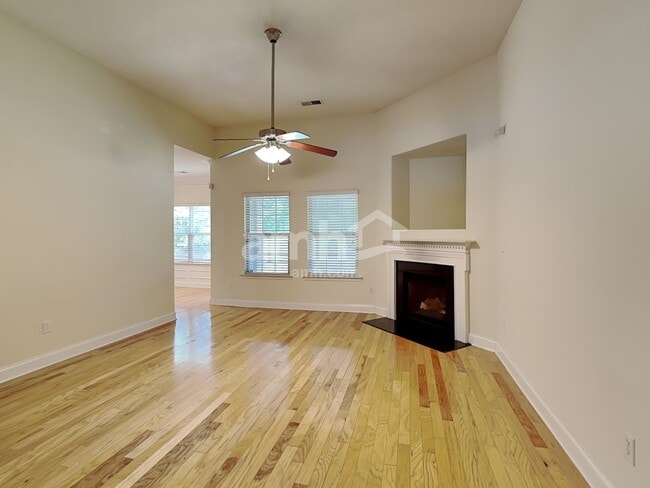 Foto del edificio - 101 Scottish Ave