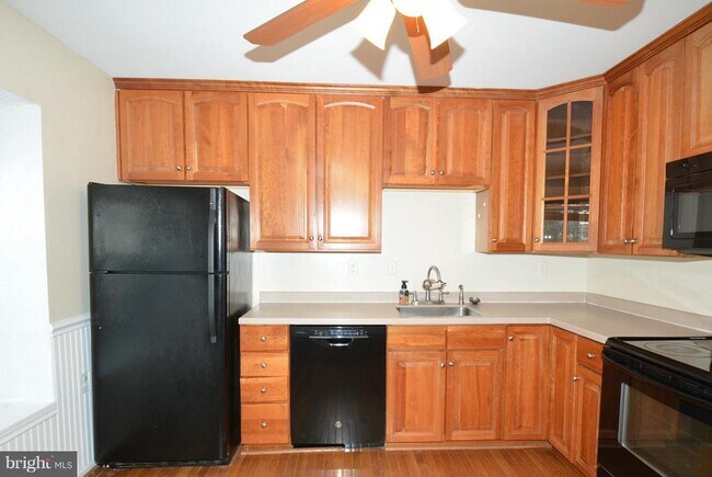 Building Photo - 10249 Quiet Pond Terrace