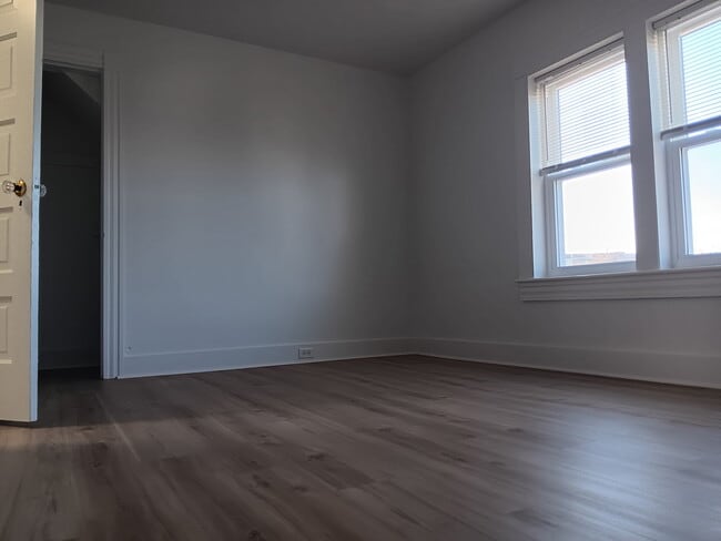 Building Photo - 536 Harrison Ave