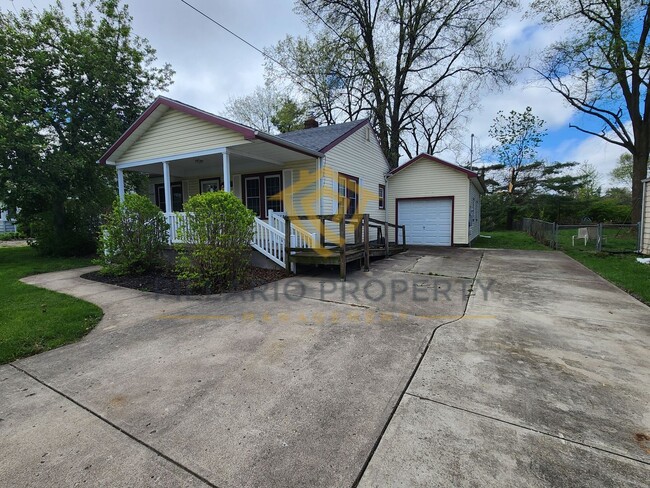 Building Photo - AVAILABLE NOW! Updated, Anderson 2 Bedroom...