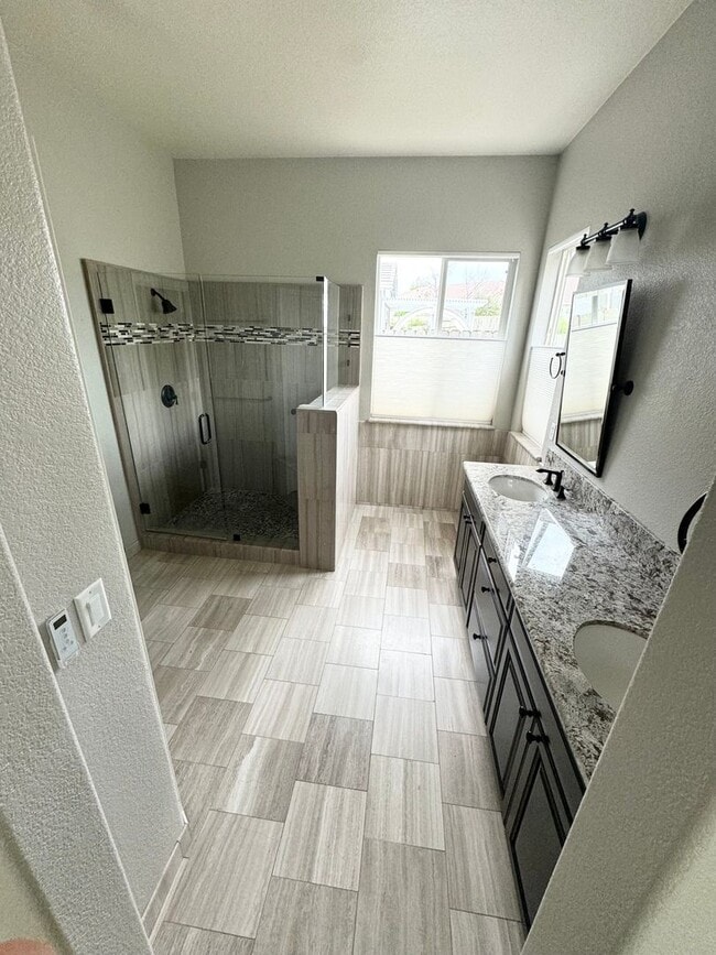 Foto del edificio - Beautiful Stylish South Reno Home