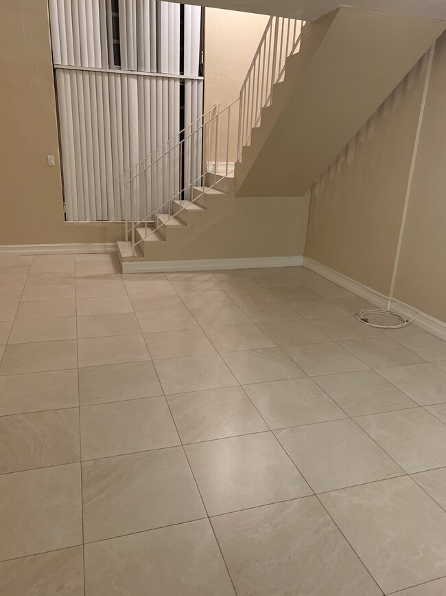 Living Dining Room Area - 10901 N Kendall Dr