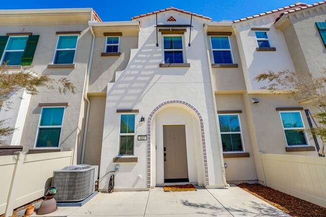 Building Photo - Recently Reduced-San Marcos Town-Home 3 Bedroom 2.5 Bathroom