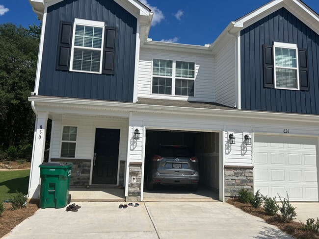Building Photo - 830 Sandbach Rd