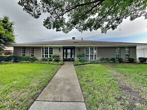 Building Photo - 1804 Mercedes Pl