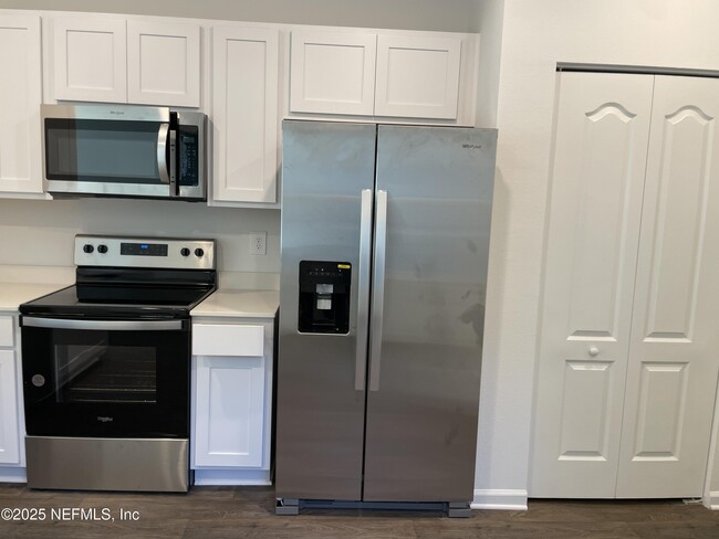 Foto del edificio - 9219 Stony Brk Rd