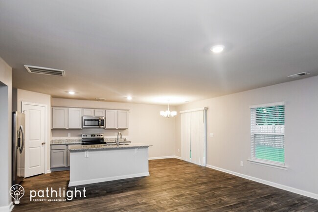 Building Photo - 321 Liliana Dr