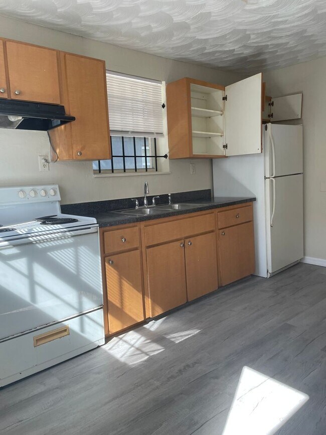 Foto del edificio - 3bed/1bath Single family house ready 1st w...