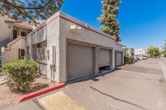 Building Photo - 985 N Granite Reef Rd