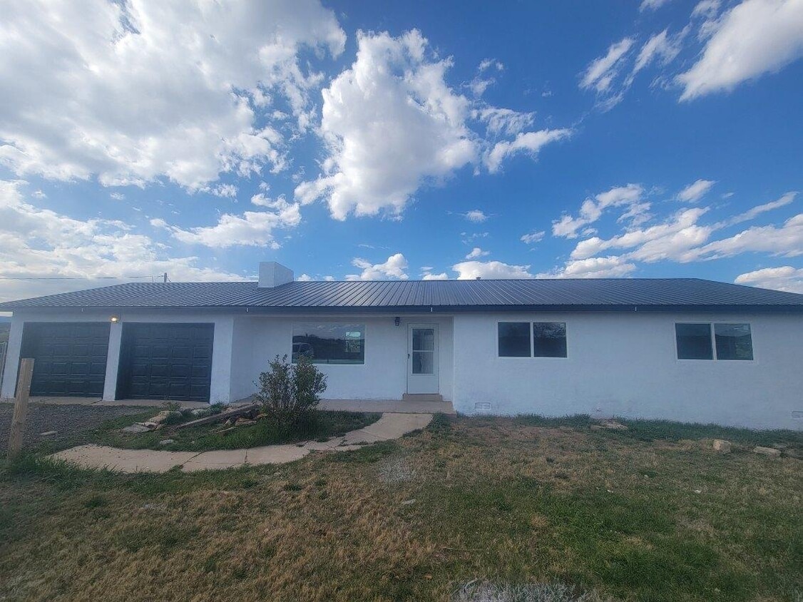 Primary Photo - 25 Dinkle Rd