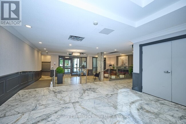 Building Photo - 162-162 Martindale Rd