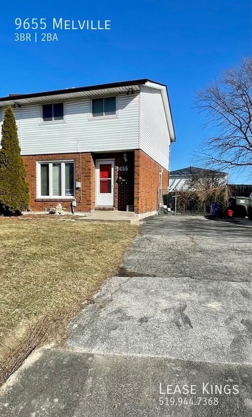 Primary Photo - Spacious 3 Bedroom 2 Bathroom Townhouse in...