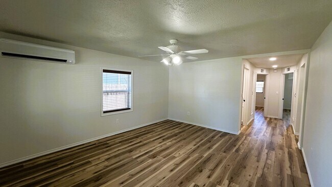 Foto del edificio - Cute 2 Bedroom House in Myrtle Creek!