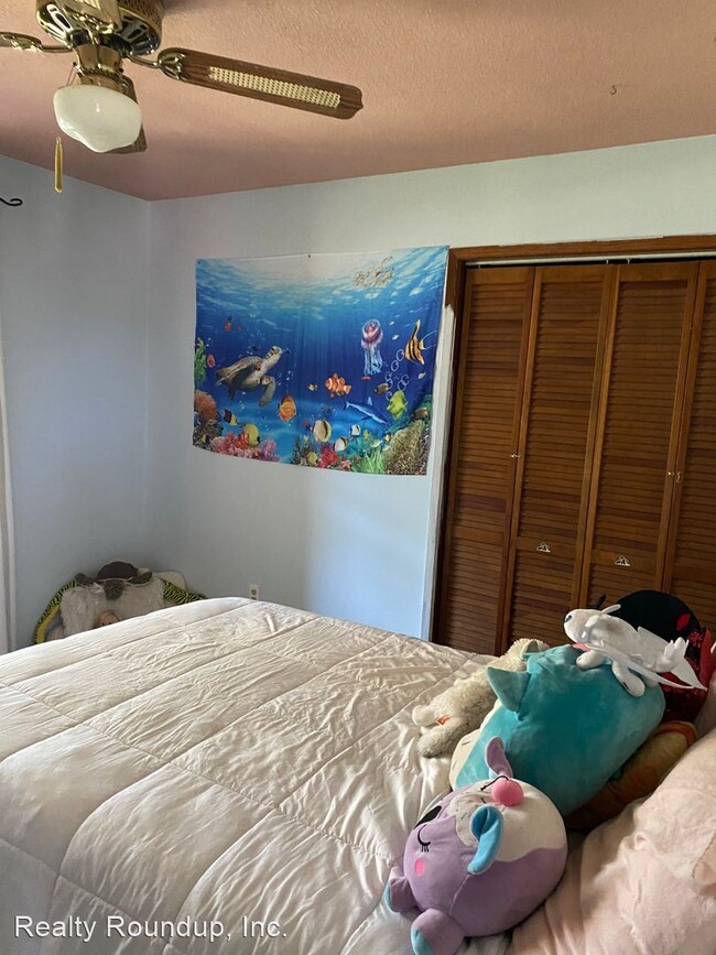 Foto del edificio - 3 br, 3 bath House - 12028 Arno Rd