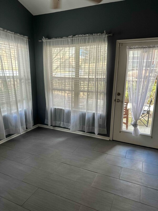 Foto del edificio - 18761 Water