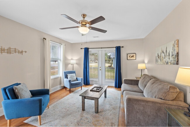 Building Photo - 711 W Blount St