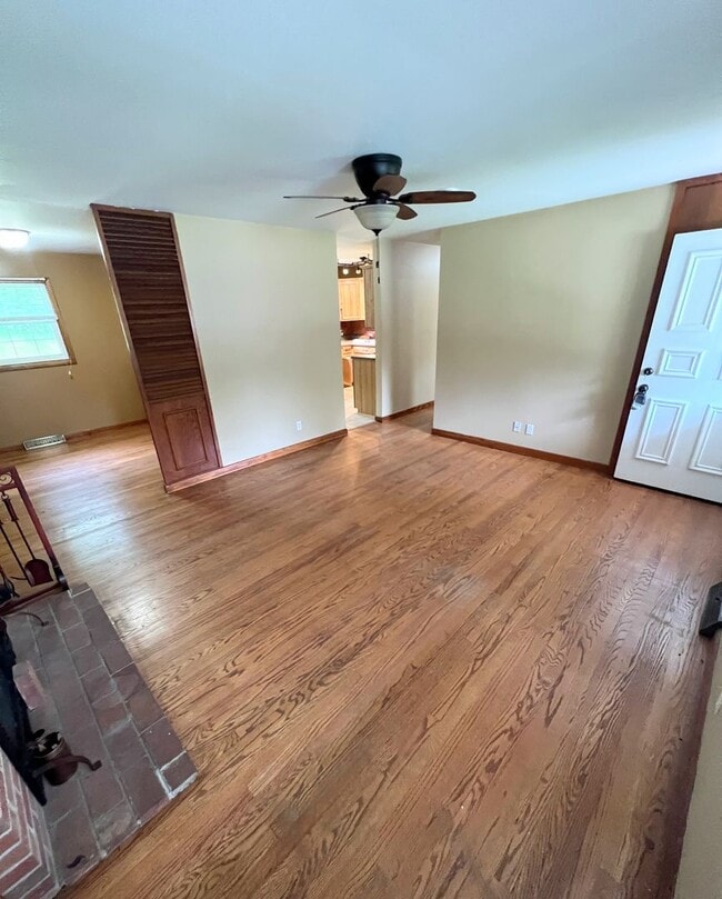 Building Photo - 3 Bedroom House in Campbell County