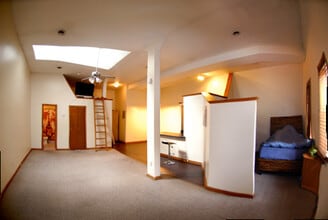 Building Photo - 412 Pearl St