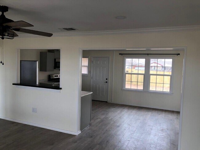 Foto del edificio - For Lease - 2604 Holloway - Midland TX