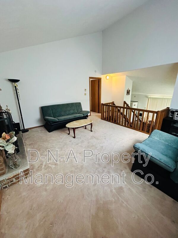 Foto del edificio - 954 Country Pl Dr