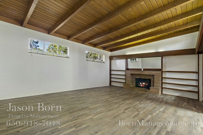 Building Photo - 8 Garland Pl