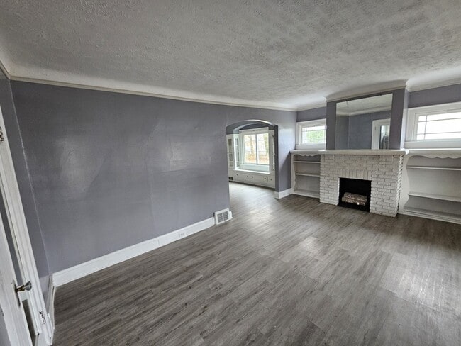 Building Photo - 15906 Corsica Ave