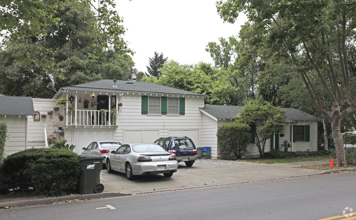 Primary Photo - 1353-1373 University Dr