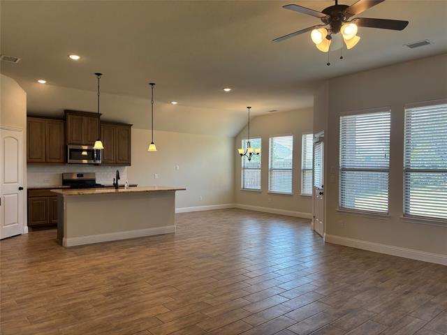 Building Photo - 2901 Pronghorn Dr