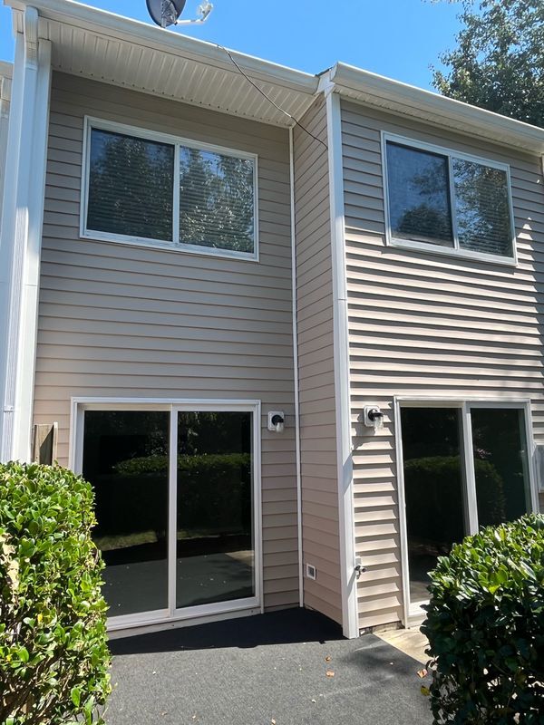 Foto del edificio - 3849 Staffordshire Ln