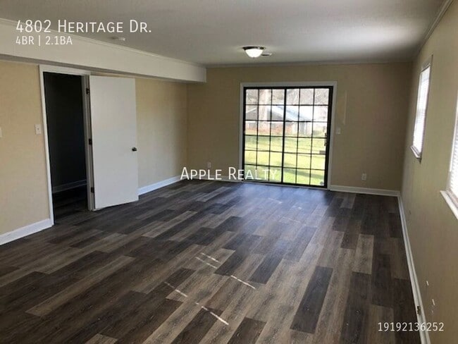 Photo - 4802 Heritage Dr House