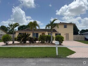 Building Photo - 881 Camellia Dr