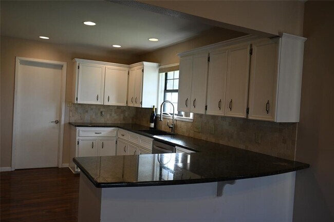 Foto del edificio - 18512 Carlson Ln