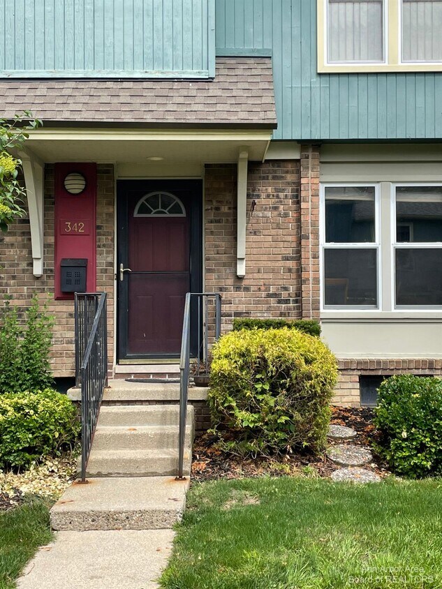 342 Hartman Ln, Saline, MI 48176 Condo for Rent in Saline, MI