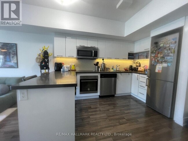 Building Photo - 565 Wilson Ave