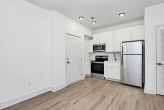 Building Photo - 3515 Markland Dr