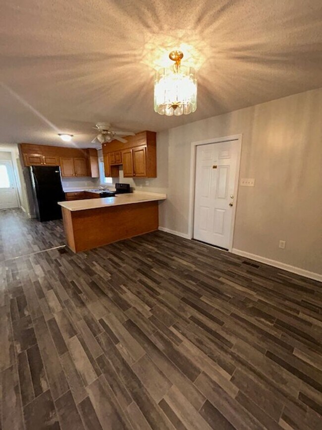 Building Photo - 5552 NC-41