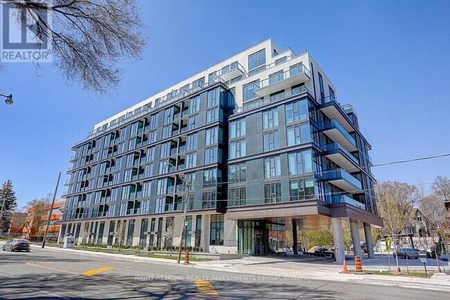 Photo du bâtiment - 250 Lawrence Ave W